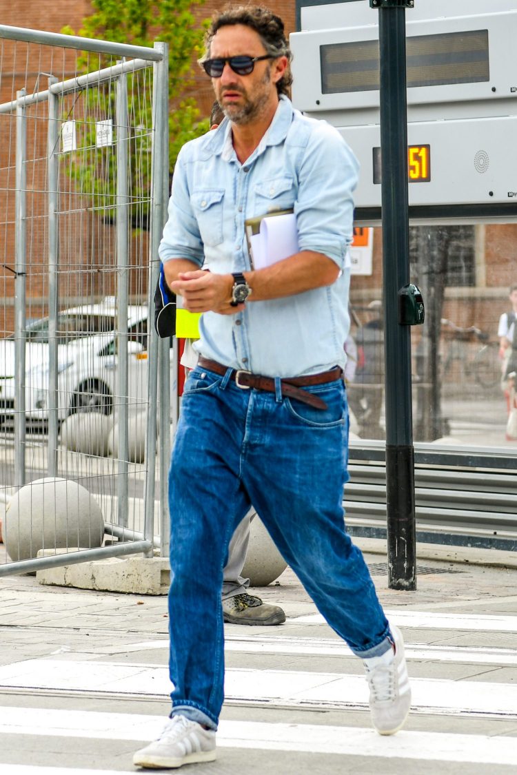 デニムシャツ コーデ メンズ特集 こなれ感たっぷりな最旬コーデ アイテム紹介 メンズファッションメディア Otokomae ページ 19otokomae 男前研究所 ページ 19