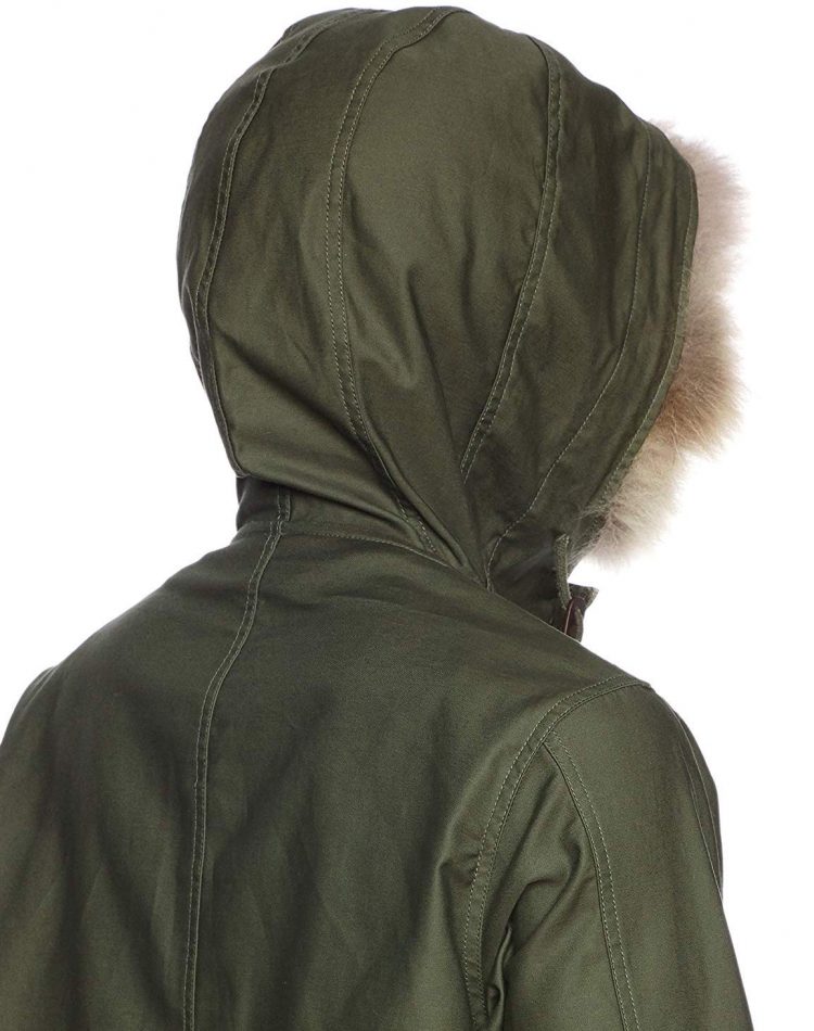Features of Mod Coat 4 " Hood for protection from the cold