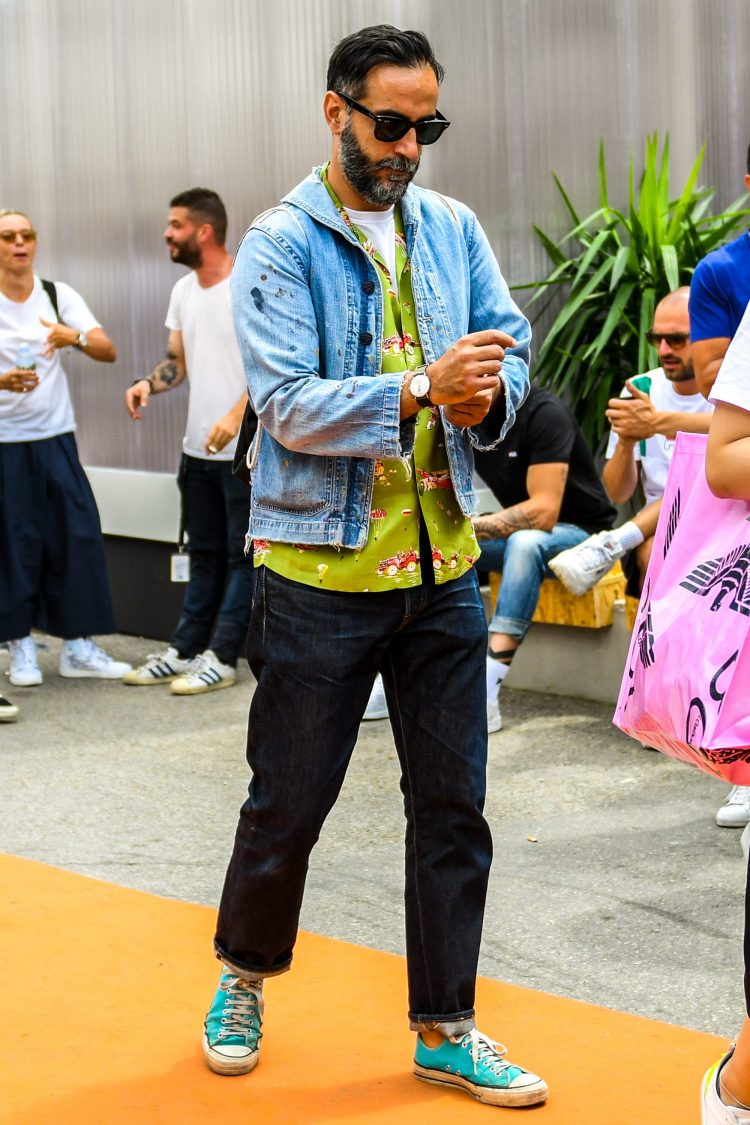 Dark blue jeans coordinate that highlights the playfulness of the styling