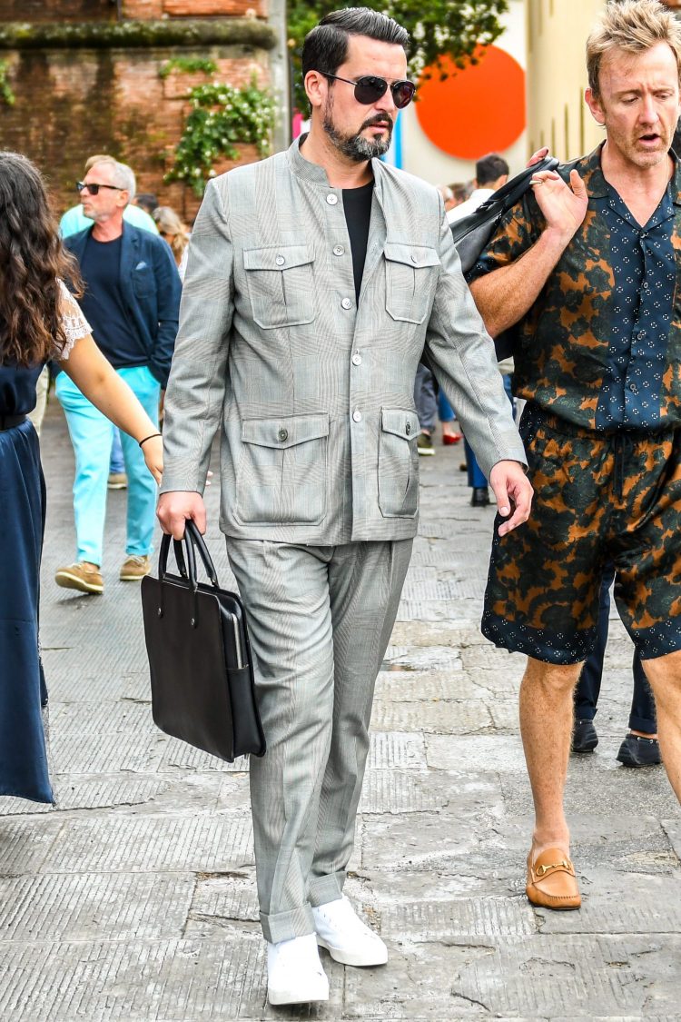 Mao collar safari jacket set-up for technocrat style