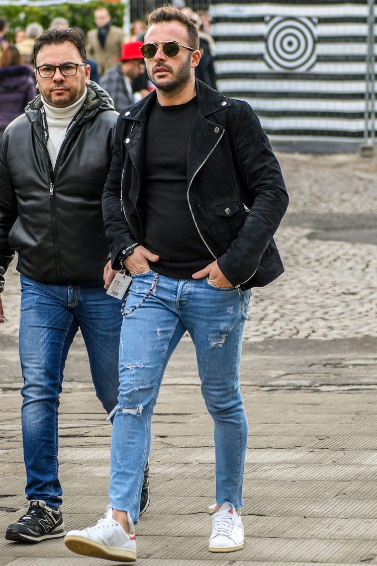 Suede leather jacket that is both supple and mischievous while still fitting in with the corset.