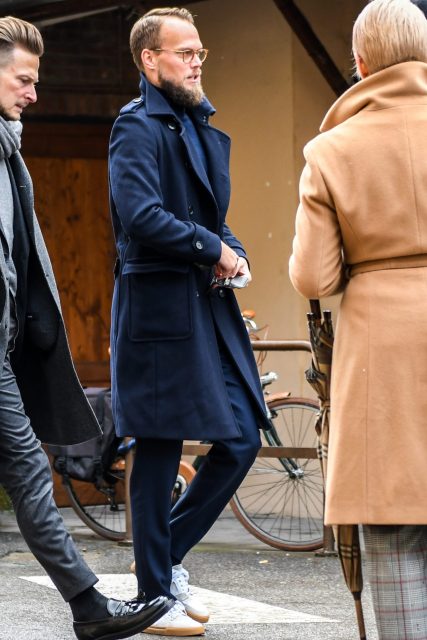 スーツスタイルに似合う王道コート⑤「トレンチコート」
