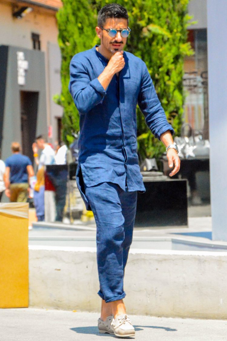 Indigo blue set-up coordination for a stoic look