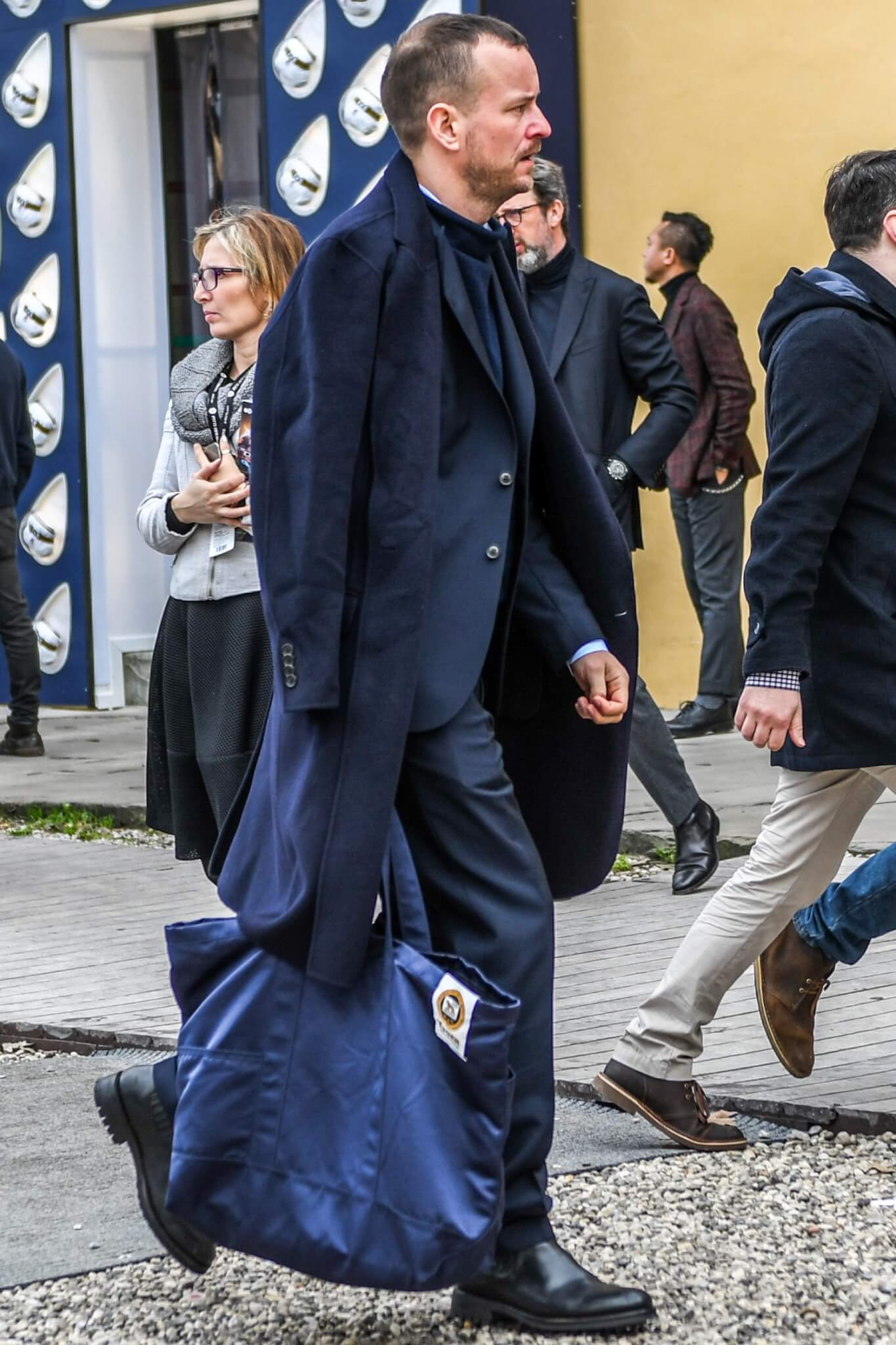 ロングコート コーデ メンズ特集 重厚なシルエットの着こなし おすすめアイテムを紹介 メンズファッションメディア Otokomae ページ 26otokomae 男前研究所 ページ 26