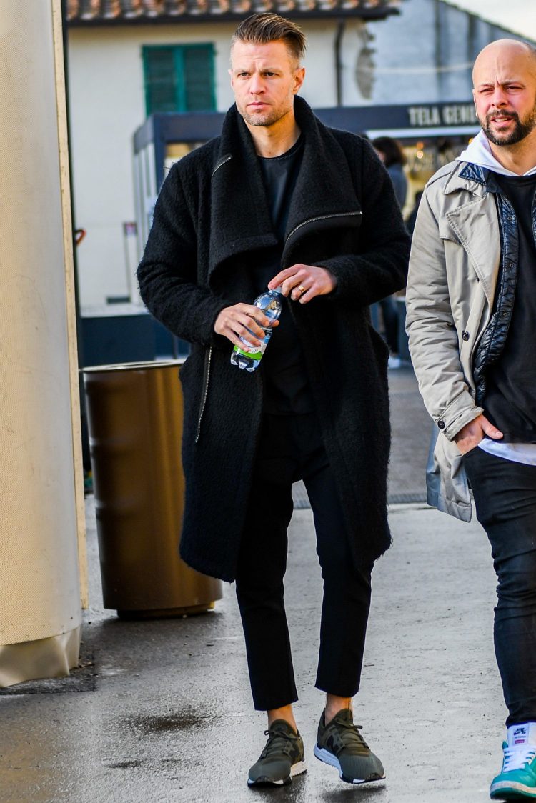Black pants with the perfect silhouette and length to enhance the sophistication of an all-black coordinate