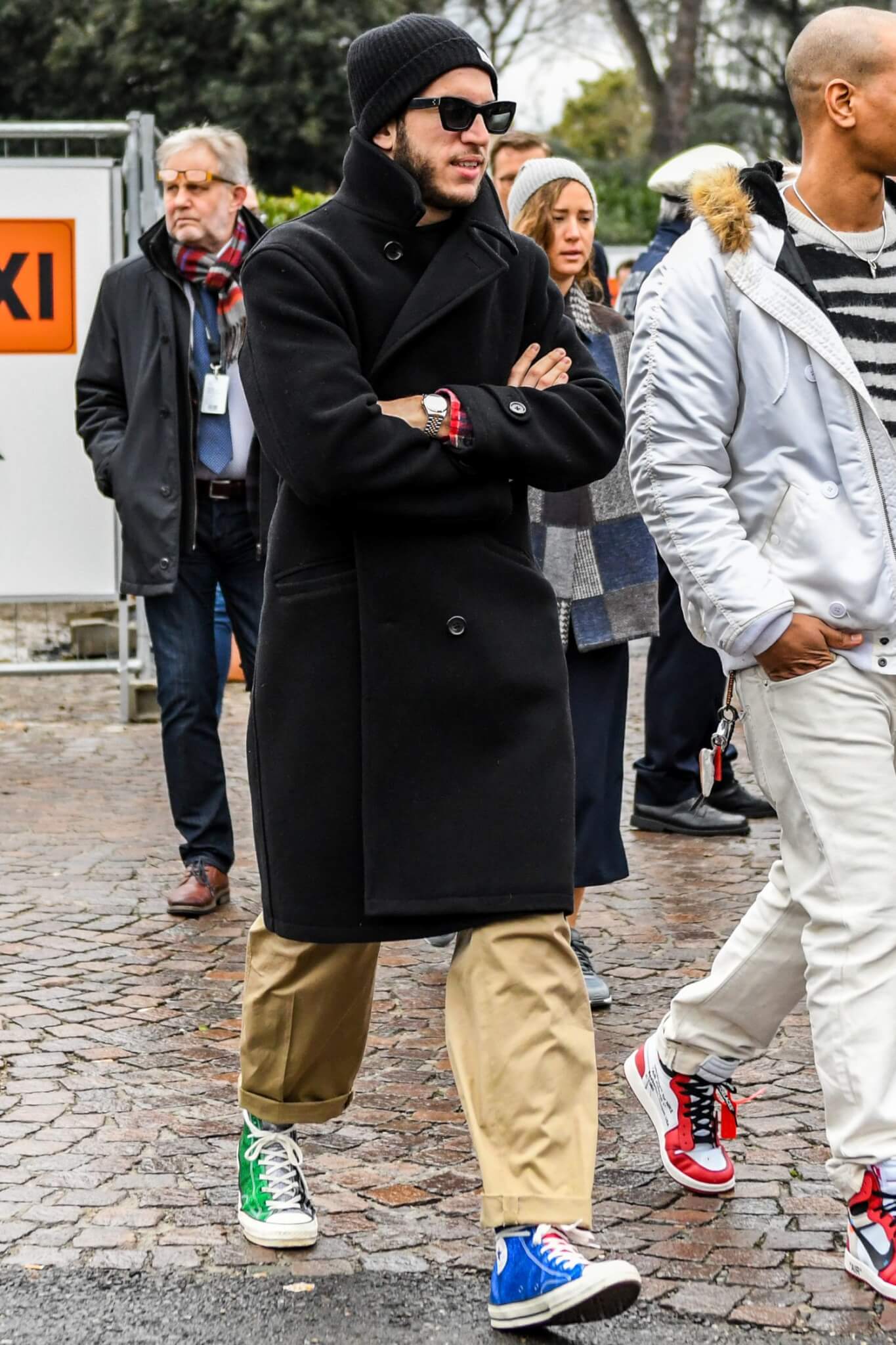 チノパン コーデ特集 メンズのド定番ボトムスを使って洒脱に仕上げた着こなし アイテムを紹介 メンズファッションメディア Otokomae ページ 28otokomae 男前研究所 ページ 28