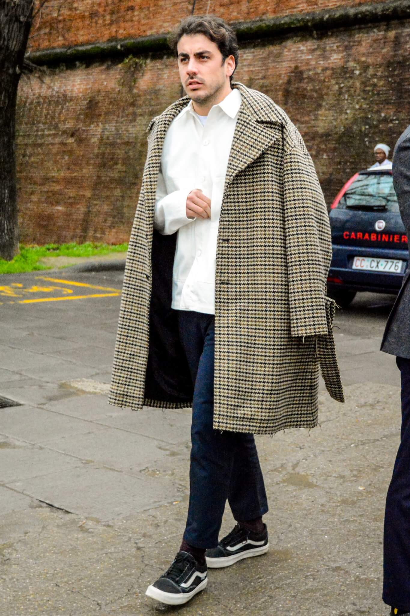 チェック柄コート コーデ メンズ特集 シックな存在感を放つ大人の装い アイテムを紹介 メンズファッションメディア Otokomae 男前研究所 ページ 23 ページ 23