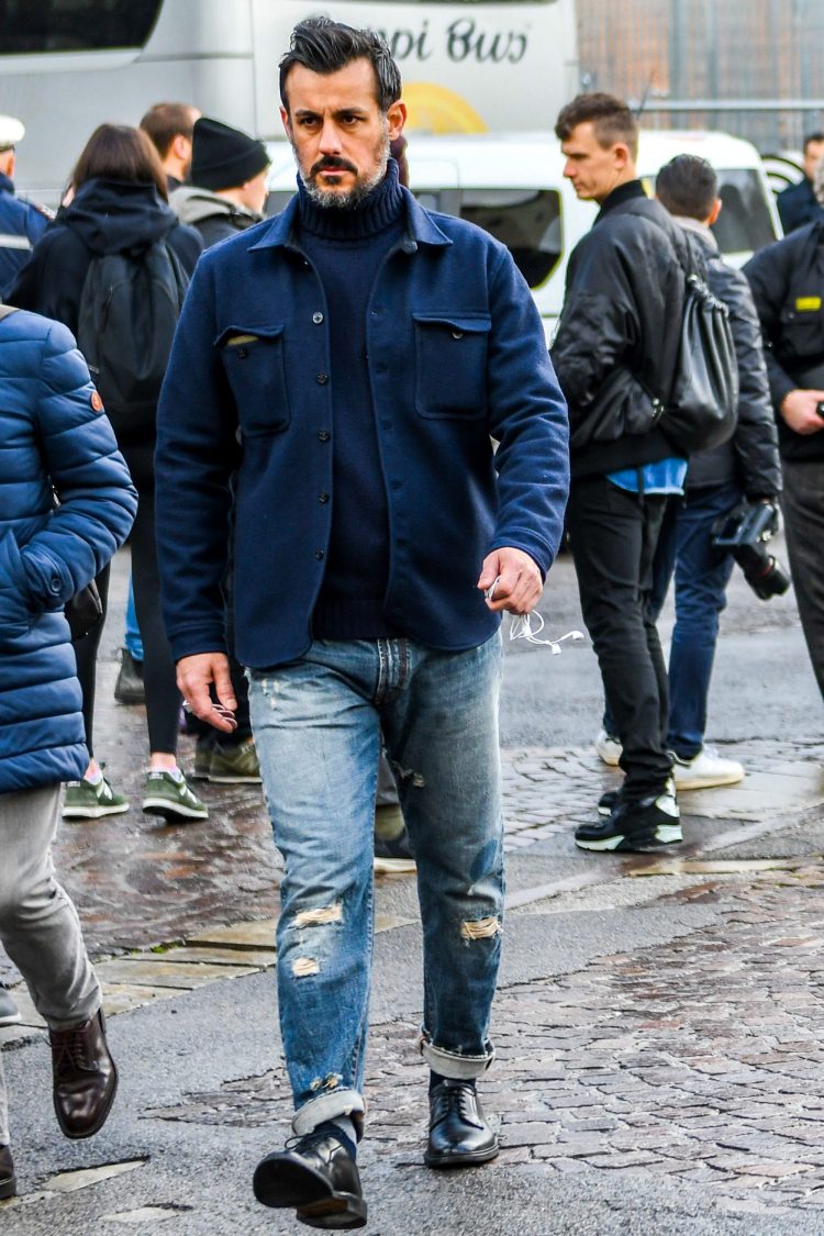 Casual style of damaged jeans in contrasting navy and indigo blue