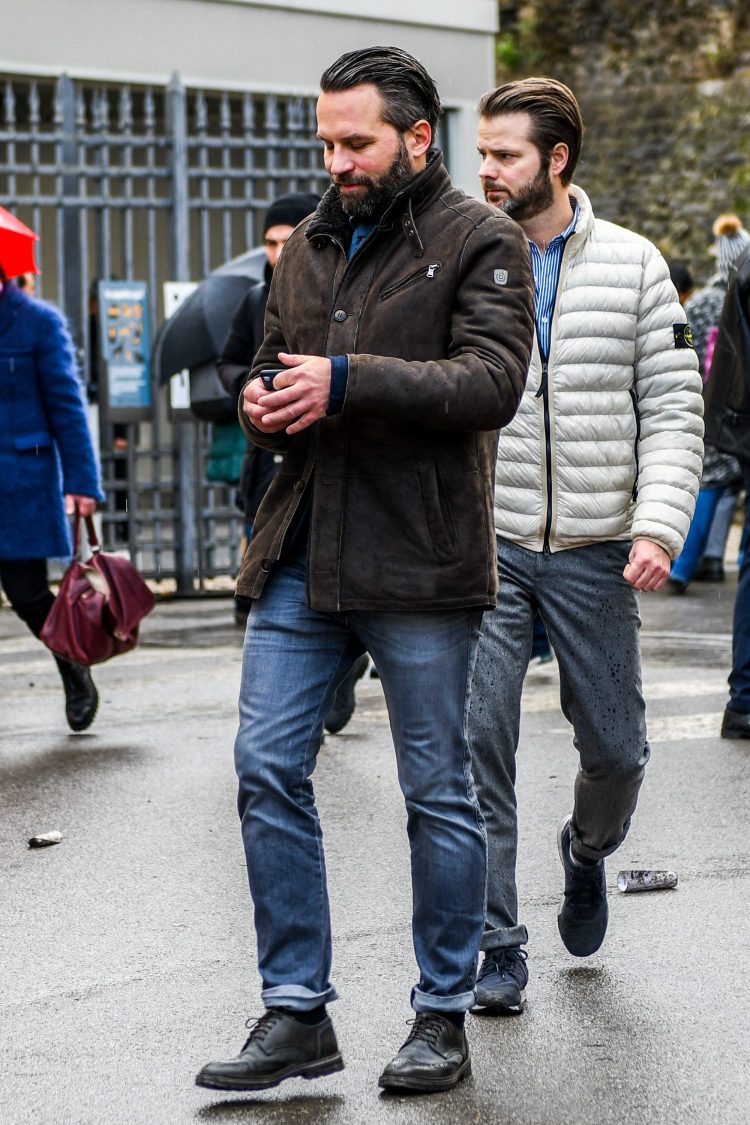Dark brown mouton boa jacket and jeans for an austere casual style