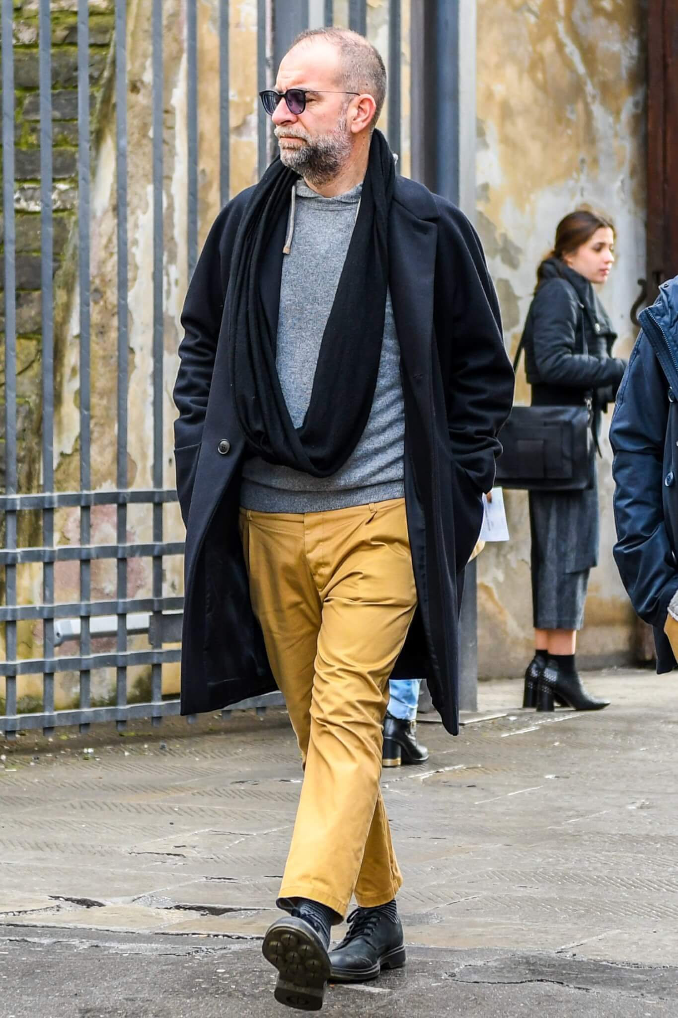 チノパン コーデ特集 メンズのド定番ボトムスを使って洒脱に仕上げた着こなし アイテムを紹介 メンズファッションメディア Otokomae ページ 30otokomae 男前研究所 ページ 30