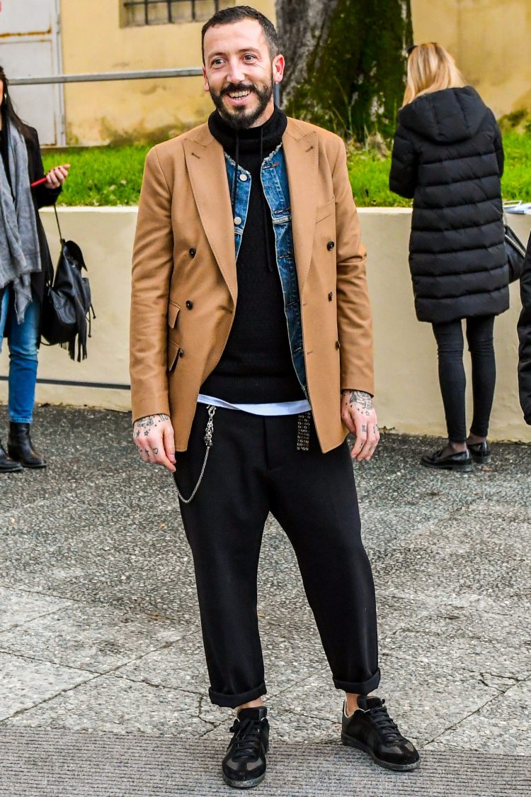 Adopting a denim jacket for a change will give your coordinate a unique finish.