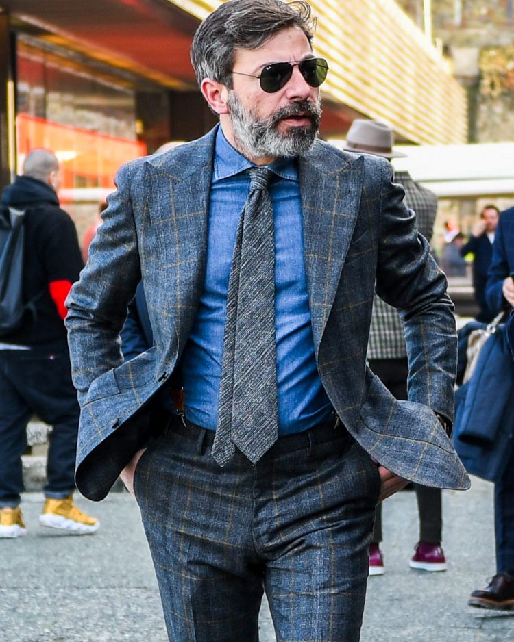 Teardrop-type sunglasses accentuate masculinity