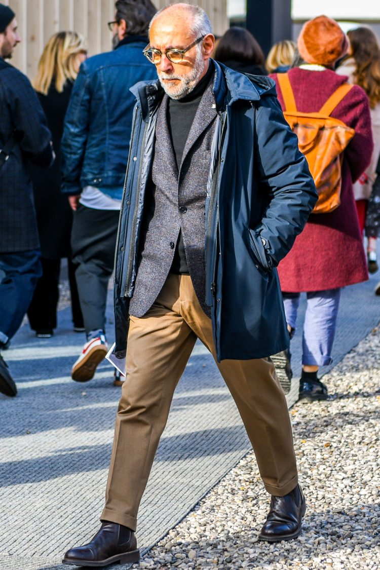 Men's navy hooded coat in calm and austere colors