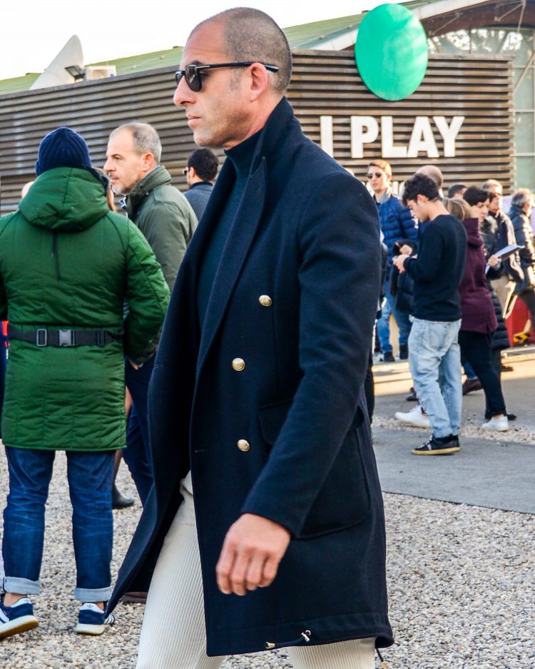 Black sunglasses add a cool vibe to a beautiful casual outfit.