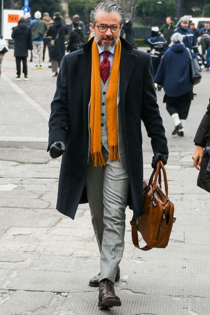Royal coat that goes well with suit style (1) "Chesterfield coat