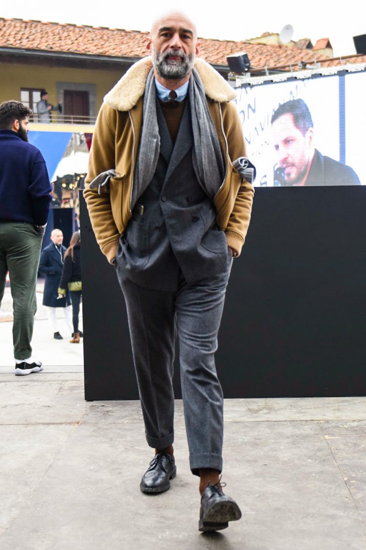 Pitti Uomo 95 Snapshot "Also spotted at Pitti! A New Choice for Men's Winter Cordage: Gray Suit and Boa Jacket"