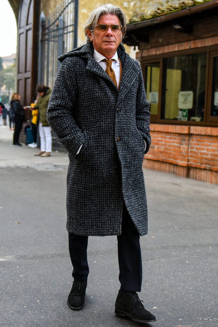 Luigi Lardini's cozy jackets with a hooded casual gray coat.