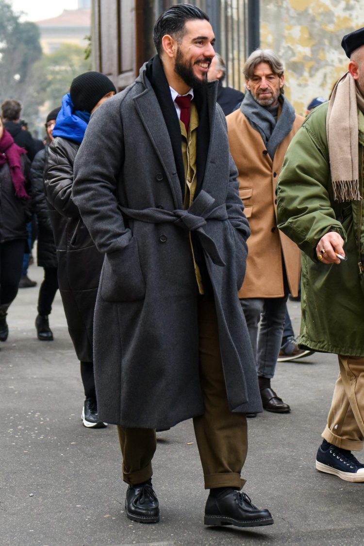 Gray coat with khaki insert and loose fit for a more seasonal look