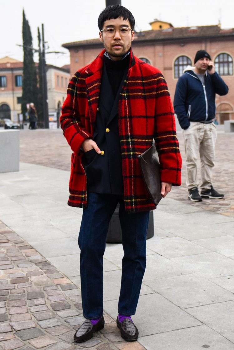 Mr. Toshihiro Yasutake, a press representative of BEAMS, also participated in the Pitti show with a winter outfit incorporating "red!