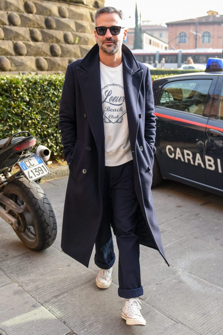 If you want to express a cosy winter yuletide coordinate, a coat and sweatshirt will do the trick!