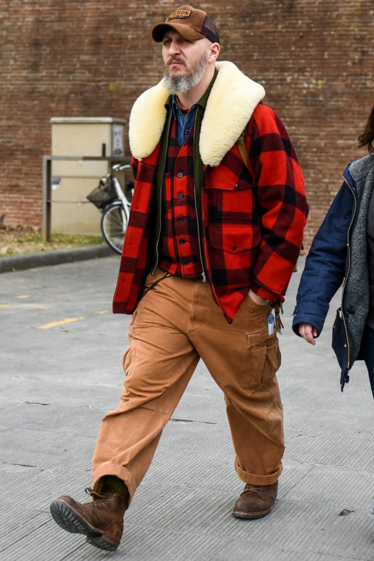 Boa collar jacket and work boots embody a modern American casual coordinate