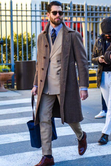 Royal coat that suits a suit style (2) "Stencil-collar coat