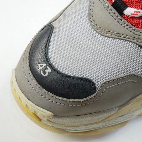 Reason #3 why the Balenciaga "Triple S" is so popular: "The upper structure is a combination of multiple parts."
