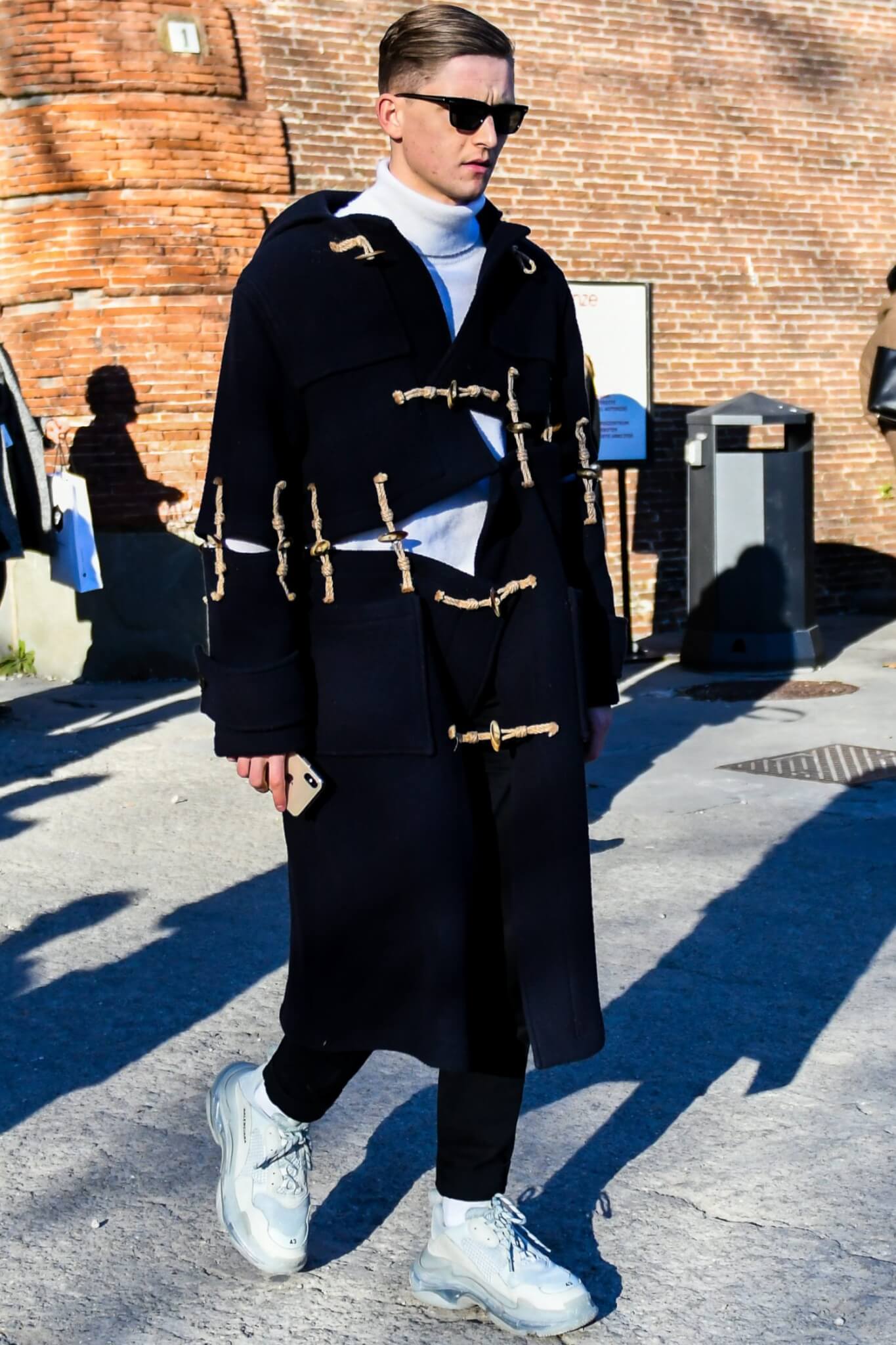 バレンシアガ「トリプル S」の魅力に迫る！注目コーデや特徴まで一挙紹介 | メンズファッションメディア OTOKOMAE / 男前研究所