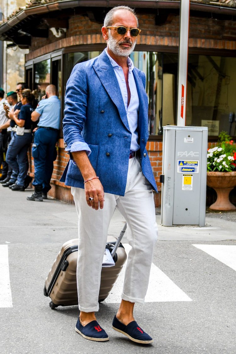 Double blazer jackets with a clean white to navy gradient