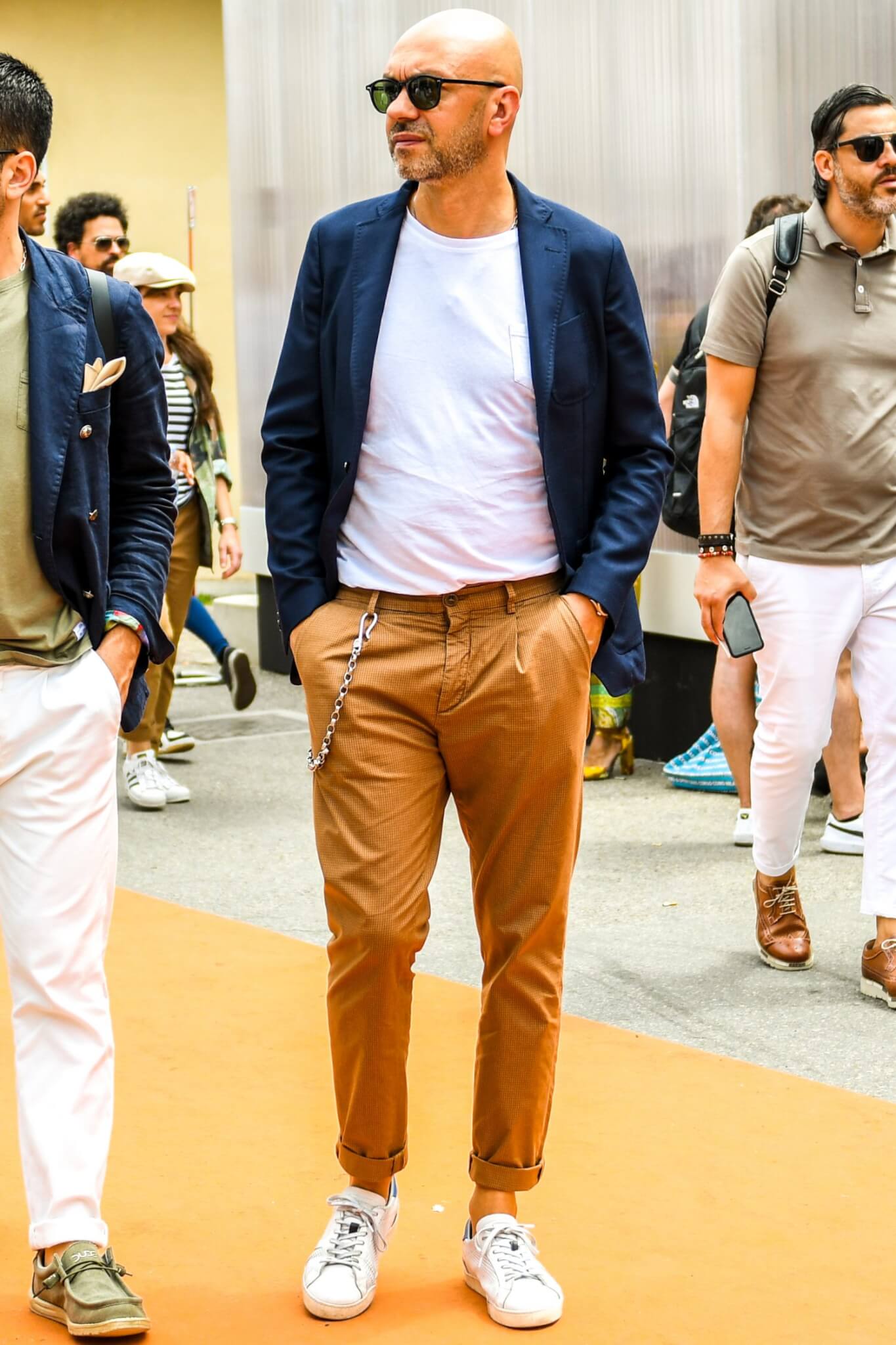 Brown Pants Codes for Men! Introducing stylish and stylish outfits