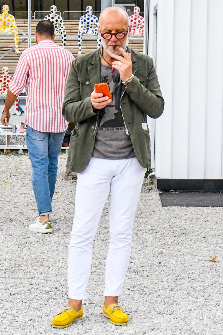 Men's spring coordinate emphasizing crispness with white jeans and khaki-colored jacket