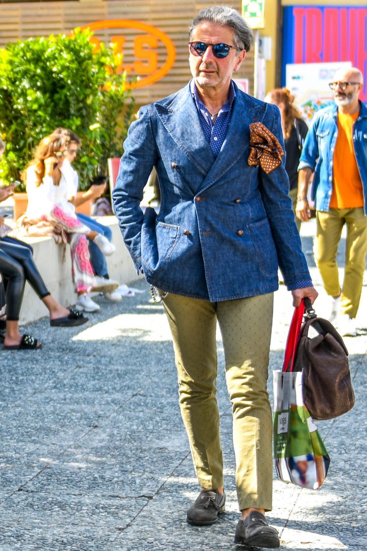Denim double blazer with patterned items for a flamboyant jacket style
