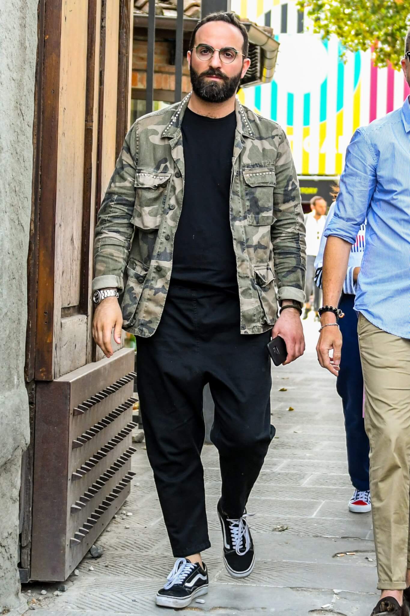 ミリタリージャケット メンズ コーデ 特集 種類別に注目の着こなしを紹介 メンズファッションメディア Otokomae 男前研究所 ページ 4 ページ 4