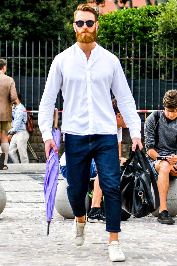 白シャツ コーデ特集 メンズ王道のトップスを巧みに着こなした最新のスナップ おすすめアイテムを紹介 メンズファッションメディア Otokomae 男前研究所 ページ 2 ページ 2