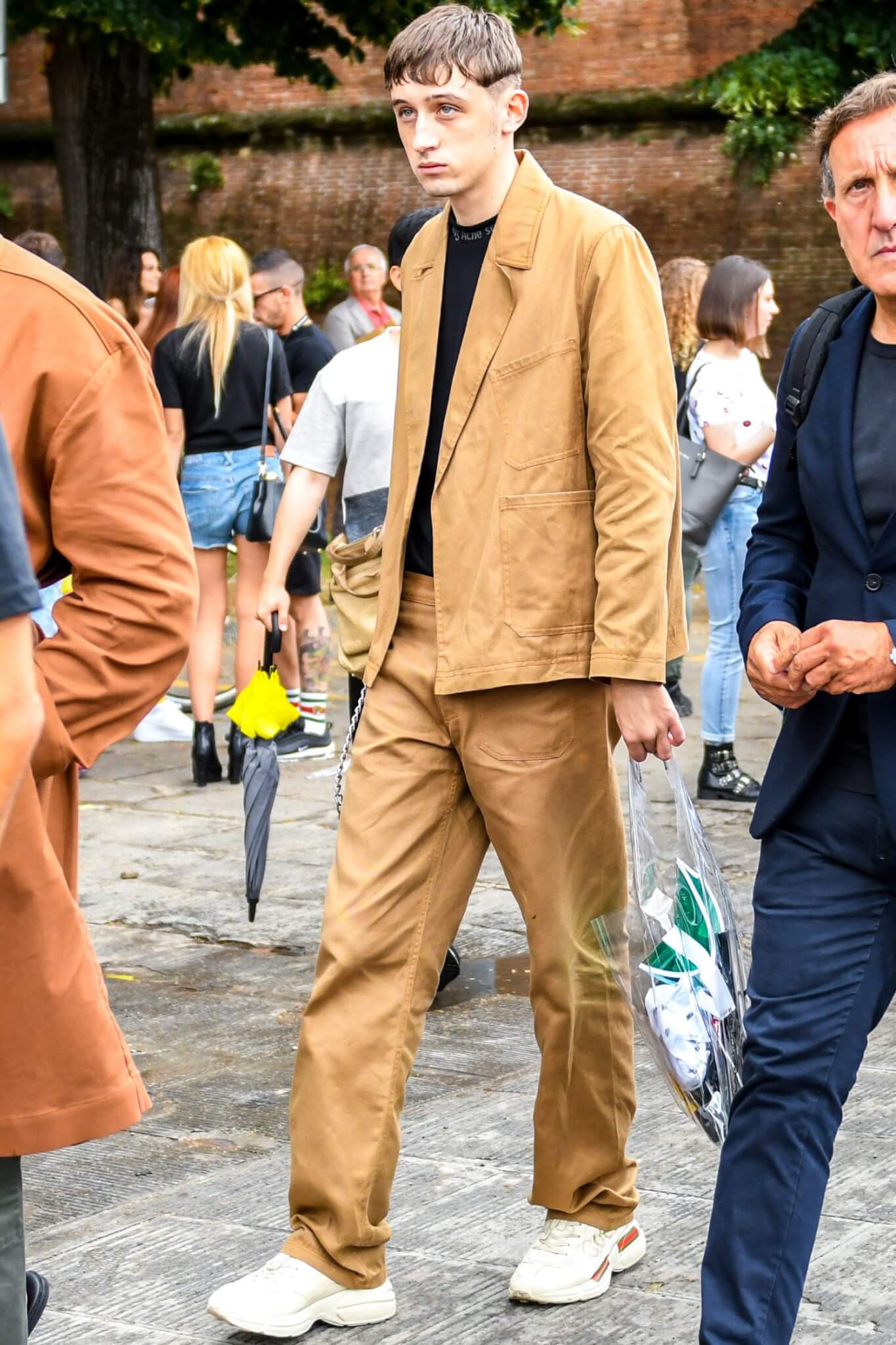 ブラウンスーツの粋な着こなし 21最新 メンズファッションメディア Otokomae ページ 12otokomae 男前研究所 ページ 12