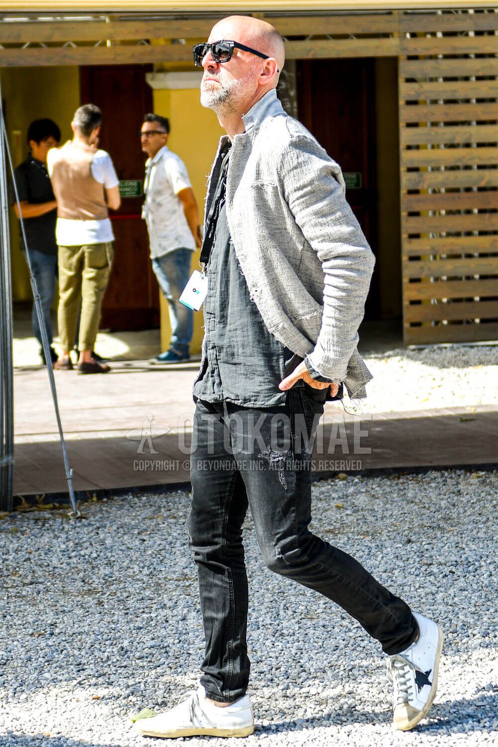 ジャケット ジーンズ コーデ メンズ特集 ドレスとカジュアルをミックスしたこなれ感あふれるジャケパンスタイルを紹介 メンズファッションメディア Otokomae 男前研究所 ページ 12 ページ 12