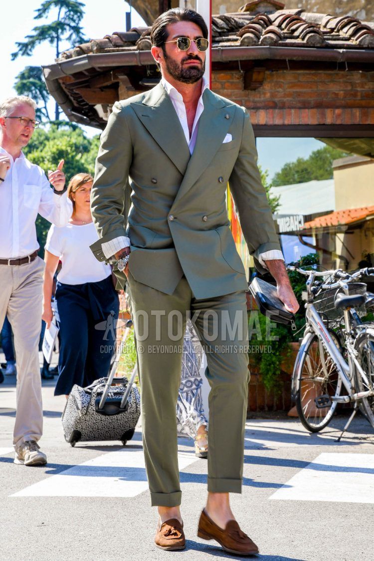 カーキスーツ コーデ特集 クールに装ったメンズの着こなしを厳選紹介 メンズファッションメディア Otokomae ページ 5otokomae 男前研究所 ページ 5