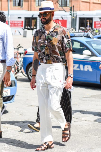 Men's Summer Coordinate (8) "Leather sandals on the feet for a loose look