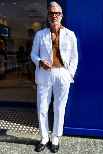 夏コーデ メンズ ⑩「ドレススタイルは明るめトーンの取り入れで男の色気を醸す」