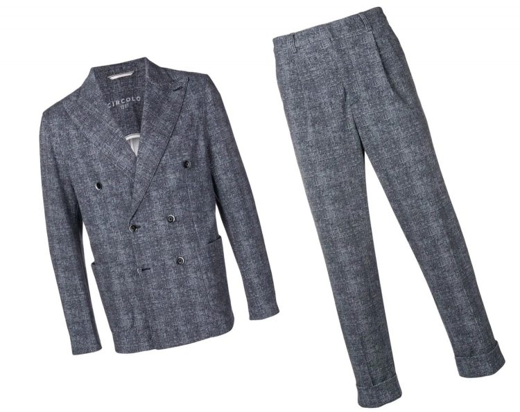 CIRCOLO 1901" is a sweatshirt jacket made with tailoring in mind.