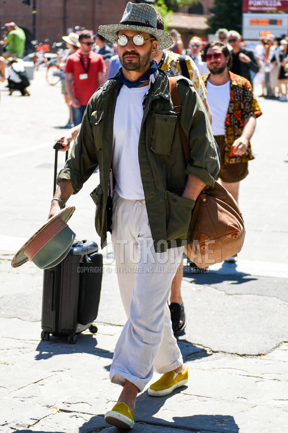 スリッポンスニーカー コーデ メンズ特集 軽快かつエフォートレスな着こなし おすすめアイテムを紹介 メンズファッションメディア Otokomae ページ 8otokomae 男前研究所 ページ 8