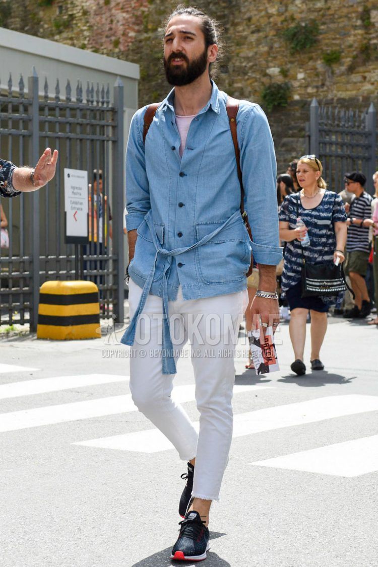 A summer-spring-fall men's coordinate outfit with a plain blue shirt jacket, a plain pink T-shirt, plain white cotton pants, and black low-cut Nike sneakers.