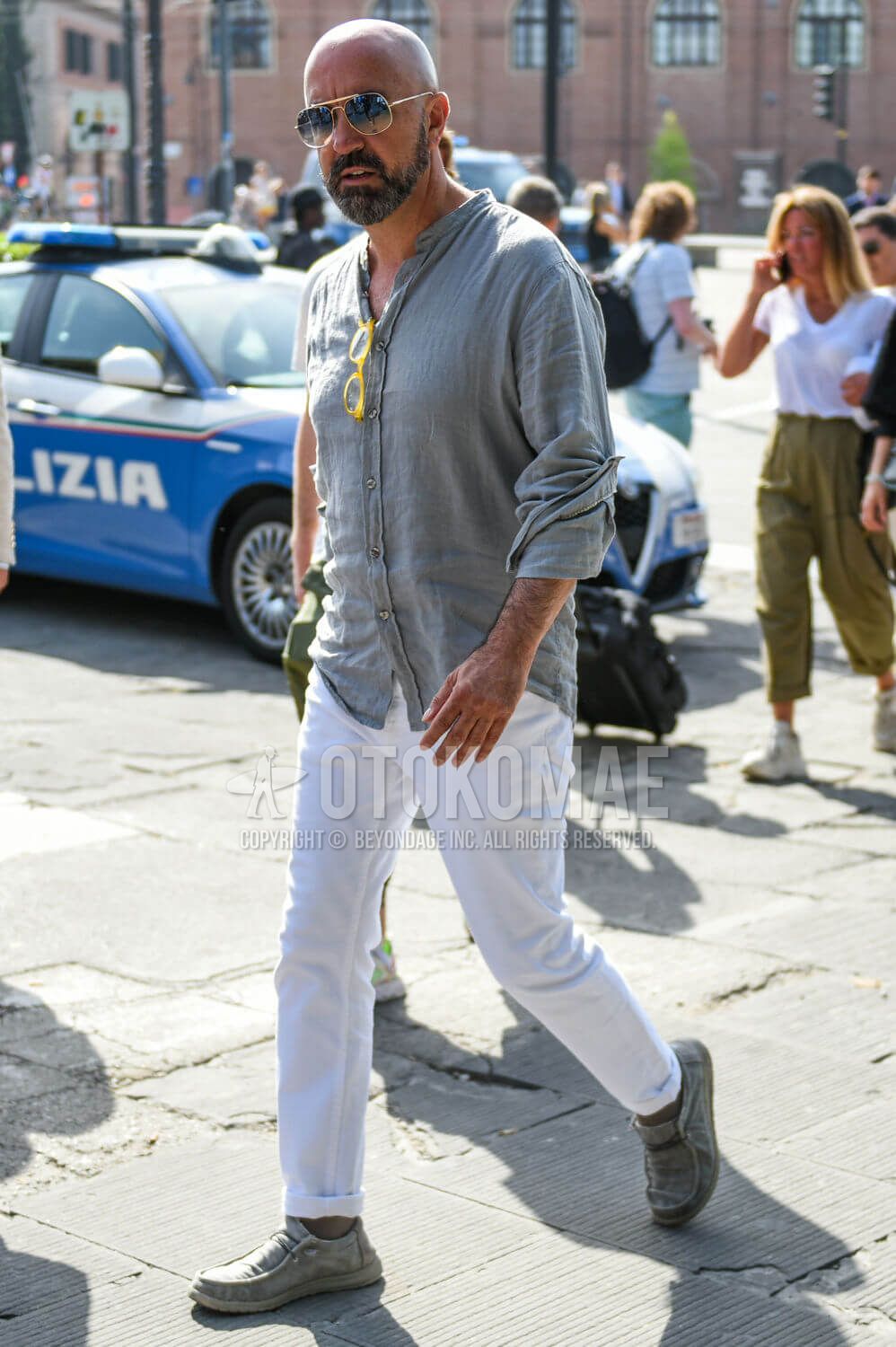 グレーシャツ コーデ メンズ特集 都会的な品を備えた男の着こなし アイテムを紹介 メンズファッションメディア Govgov 男前研究所