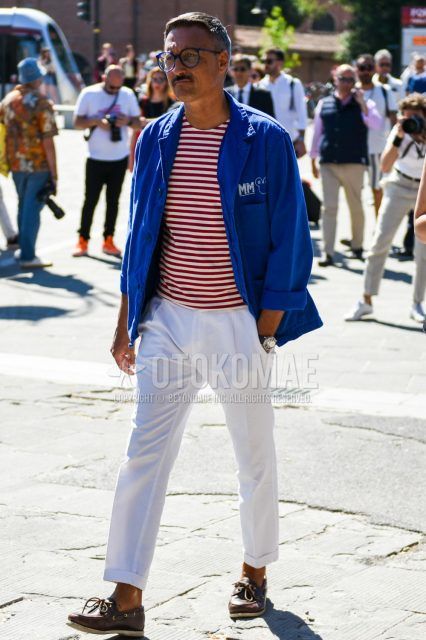 Spring and fall men's coordinate outfit with blue one-pointed tailored jacket, white/red striped t-shirt, plain white slacks, plain pleated pants, and brown moccasin/deck shoe leather shoes.