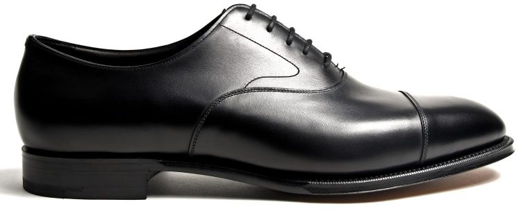 スーツ着こなしの法則⑨「革靴はスーツスタイルの主役！財布の許す限り上質な靴をチョイスしている」