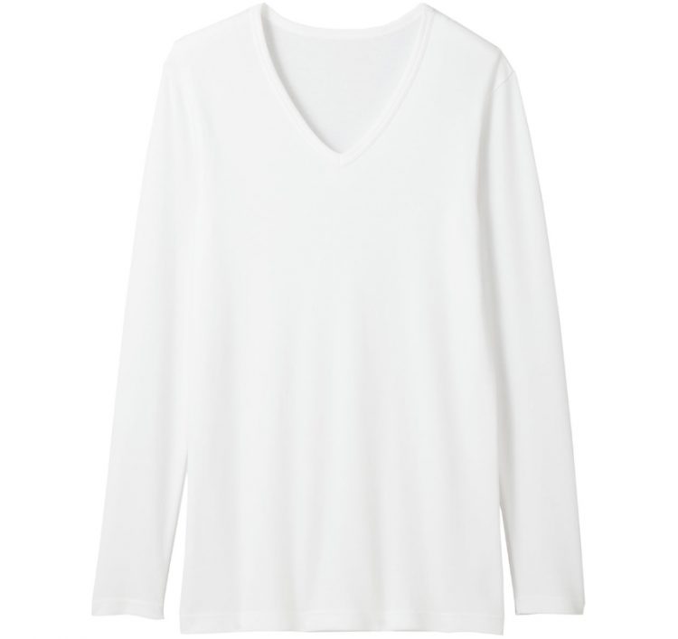 Gentle touch of natural materials! "MUJI cotton and wool V-neck long-sleeved T-shirt, warm even in midwinter."