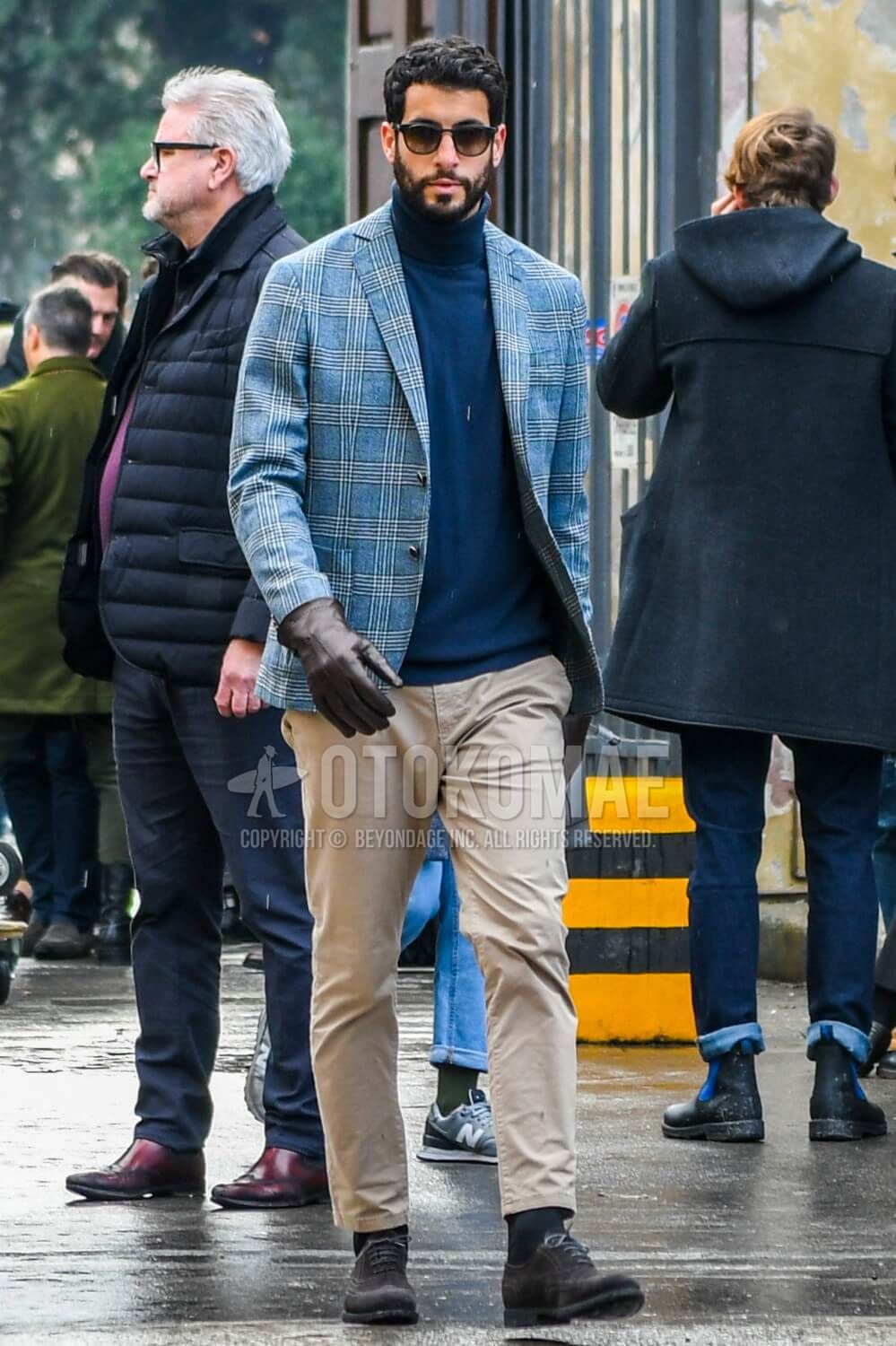 ネイビーニット コーデ 特集 ノーブルな魅力をプラスした大人メンズの着こなし アイテムを紹介 メンズファッションメディア Otokomae ページ 7otokomae 男前研究所 ページ 7