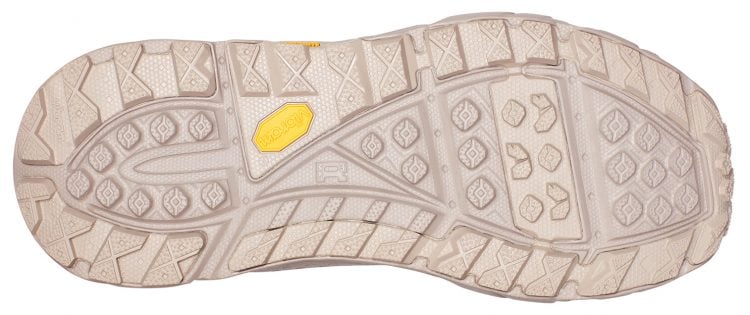 Various features from the upper to the sole and details create comfort!