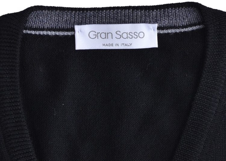 グランサッソ(Gran Sasso)ニットのタグアップ画像