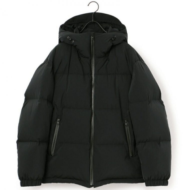 The "McIntosh Philosophy BR807 Down Jacket" has a big silhouette that adds a trendy look just by wearing it.